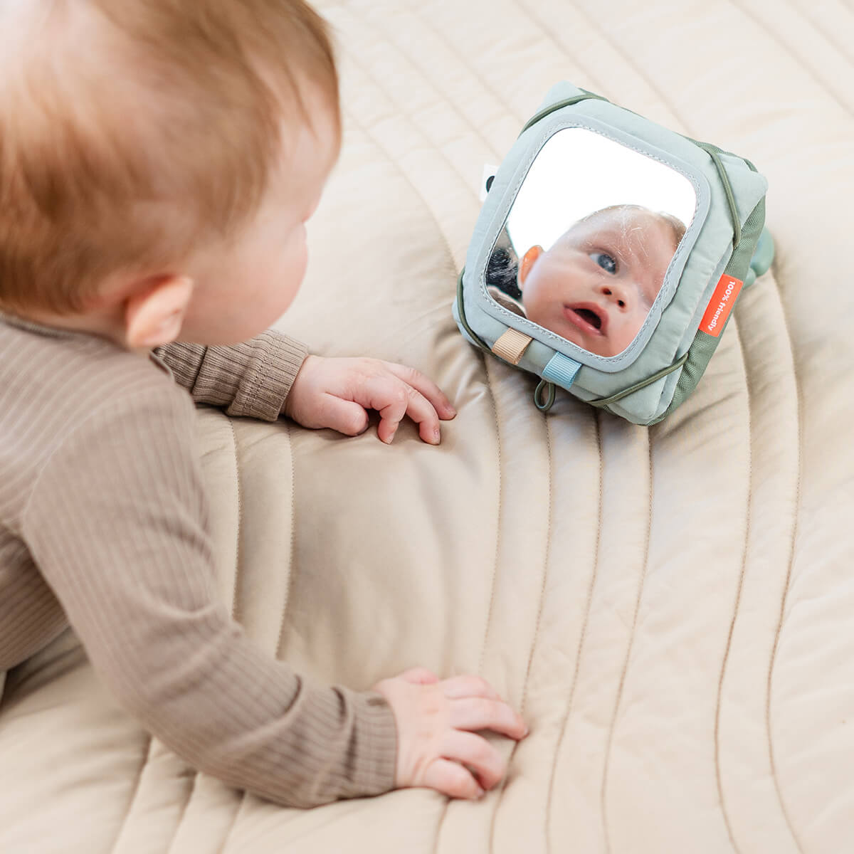 Baby-Kontrastkartenhalter - Winziger Bauernhof - Grün