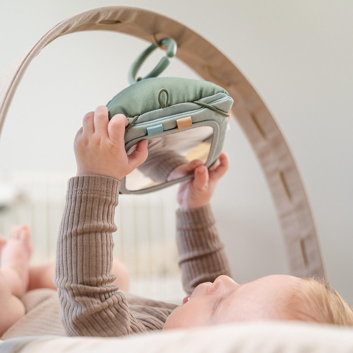 Baby-Kontrastkartenhalter - Winziger Bauernhof - Grün