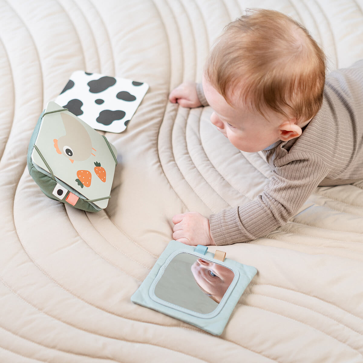 Baby-Kontrastkartenhalter - Winziger Bauernhof - Grün