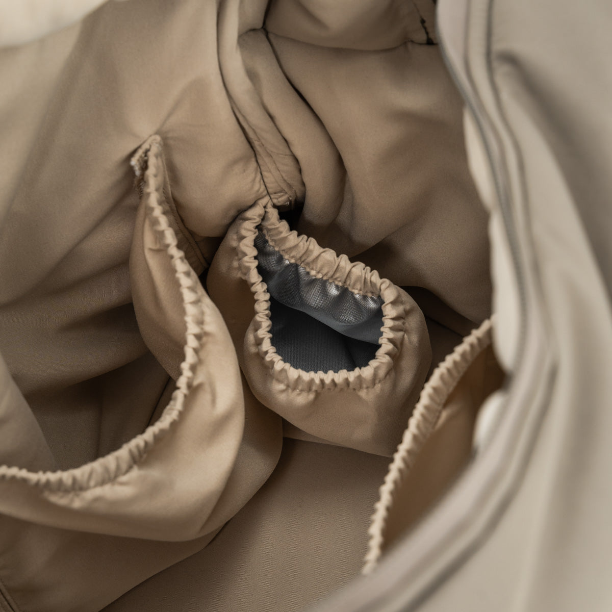 Quiltet pusletaske – Taupe