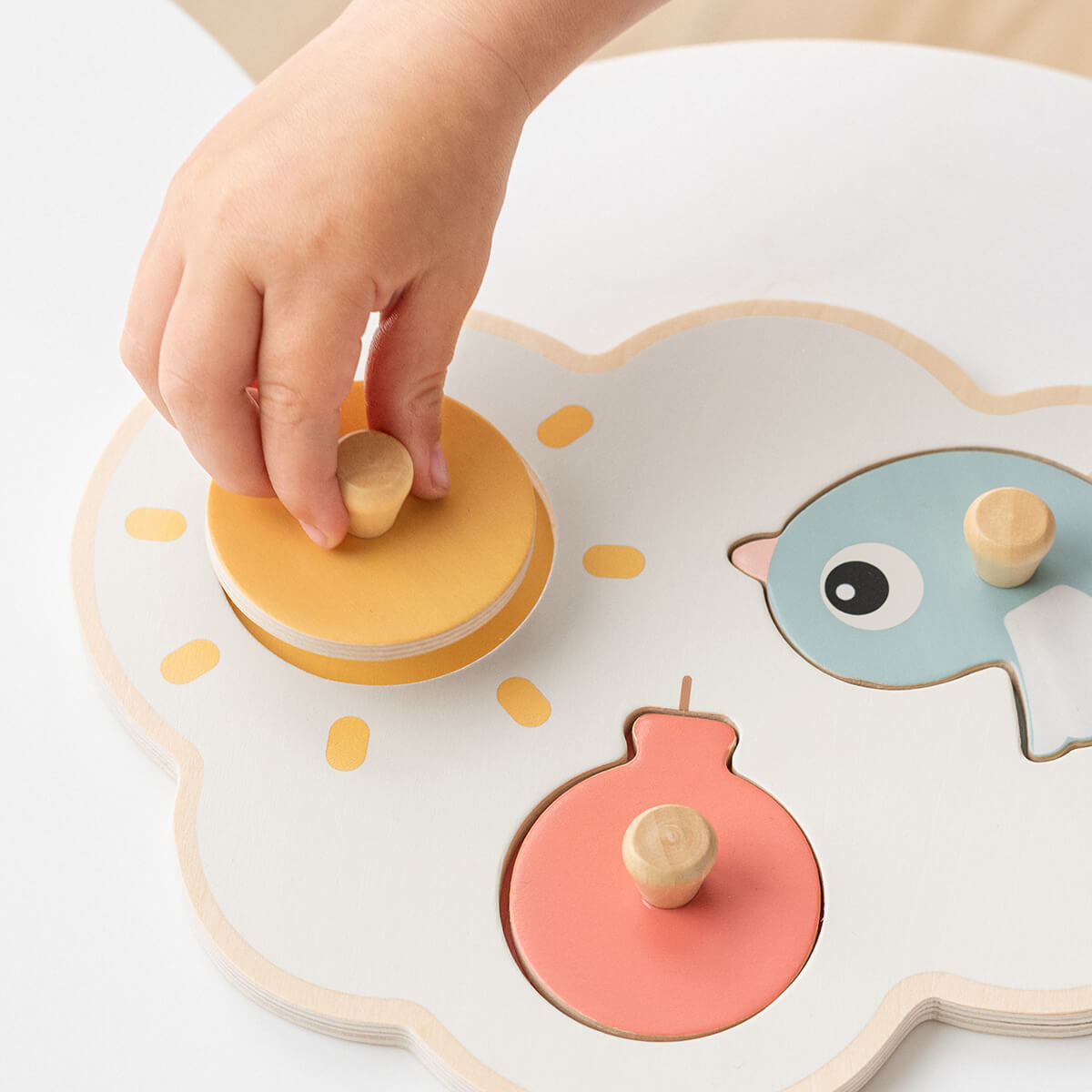 First peg puzzle - Happy clouds - Colour mix