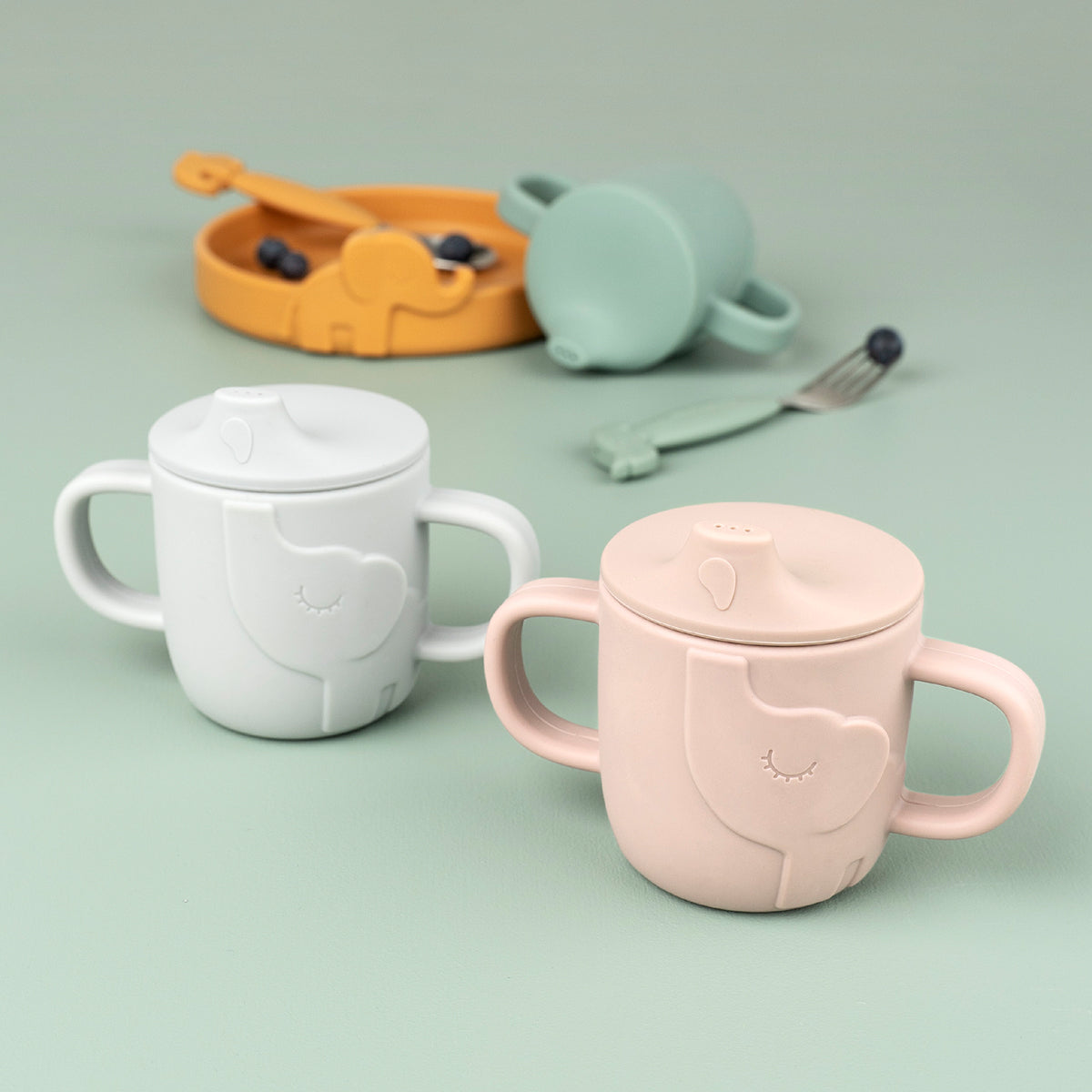 Peekaboo spout cup - Elphee - Blue - Lifestyle